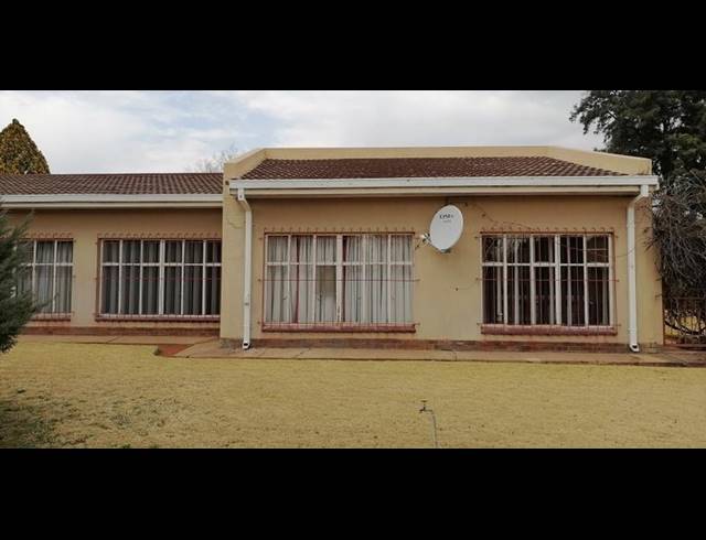 3 BEDROOM HOUSE FOR SALE IN WOLMARANSSTAD